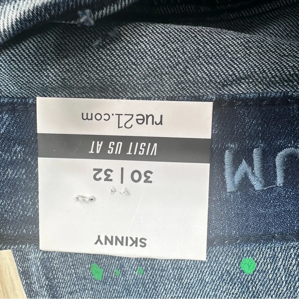 Rue21 Premium Supreme Flex Skinny Jeans 30X32 Distressed Paint‎ Splatter New